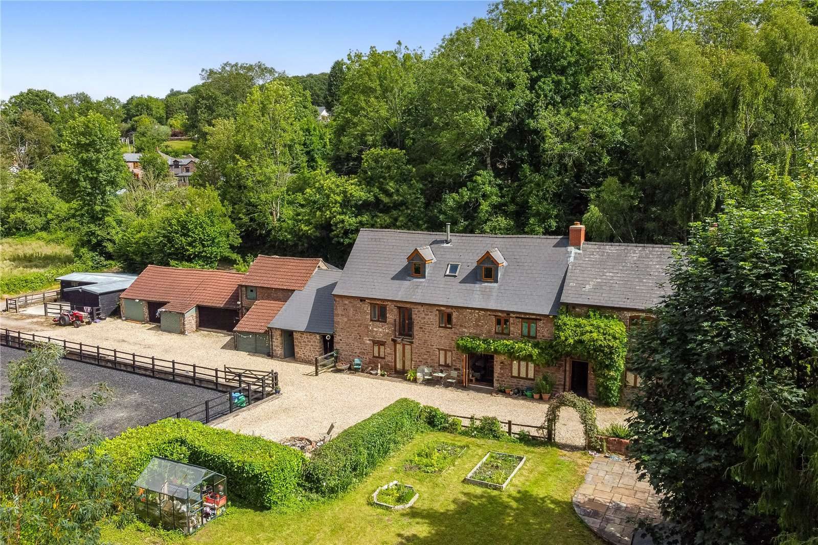 Lydney: period holiday let house