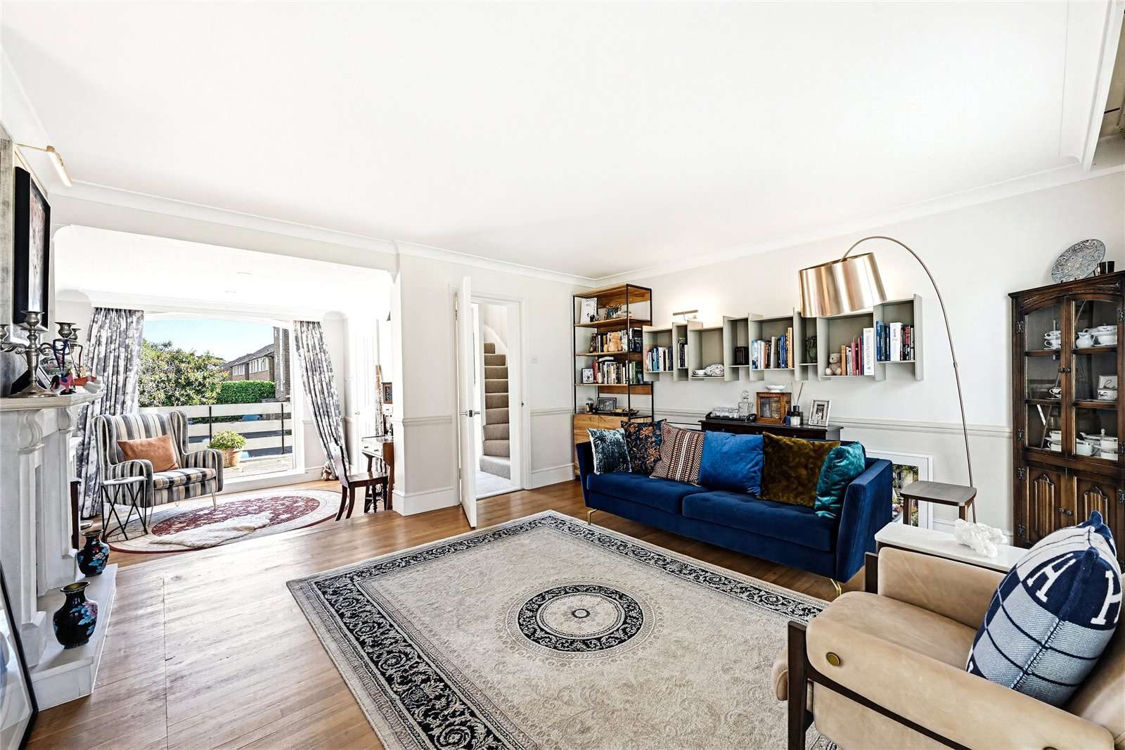 Chain free waterfront townhouse in London