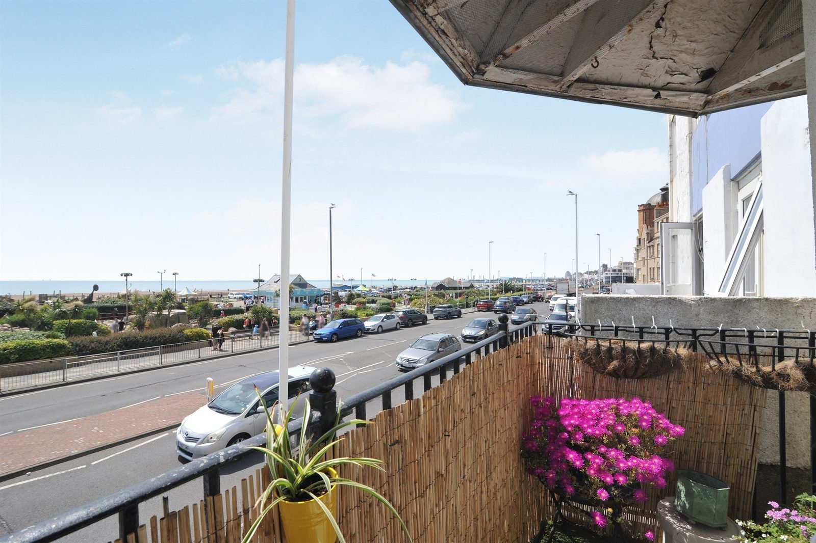 Hastings: chain free apartment
