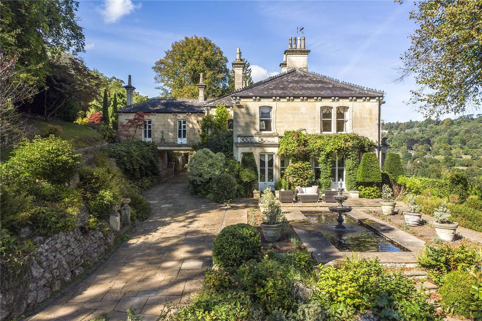 Villa with paddocks, Bath