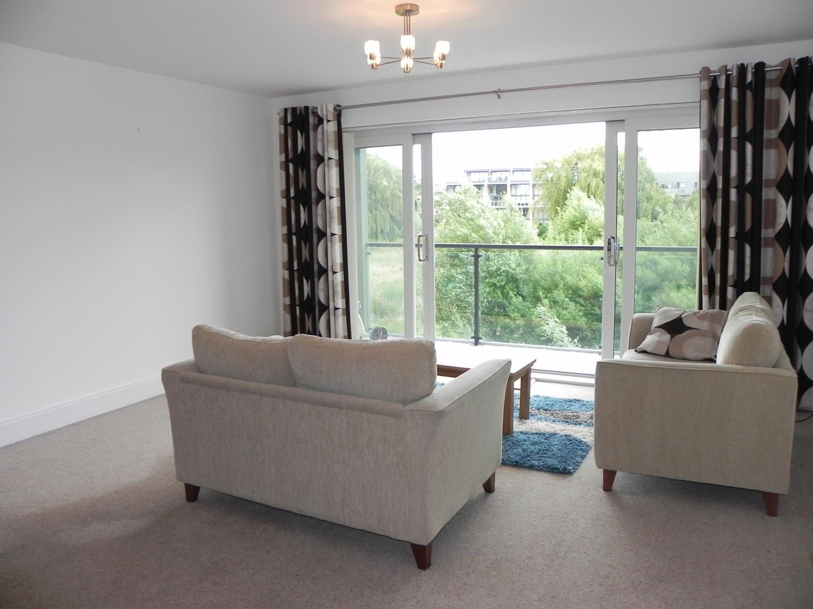2 Bedroom Flat Let in Cambridge, CB4