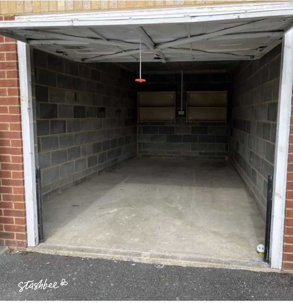 Garage to Rent in South East London, SE28