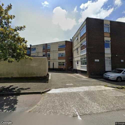 Garage to Rent in Manchester, M8
