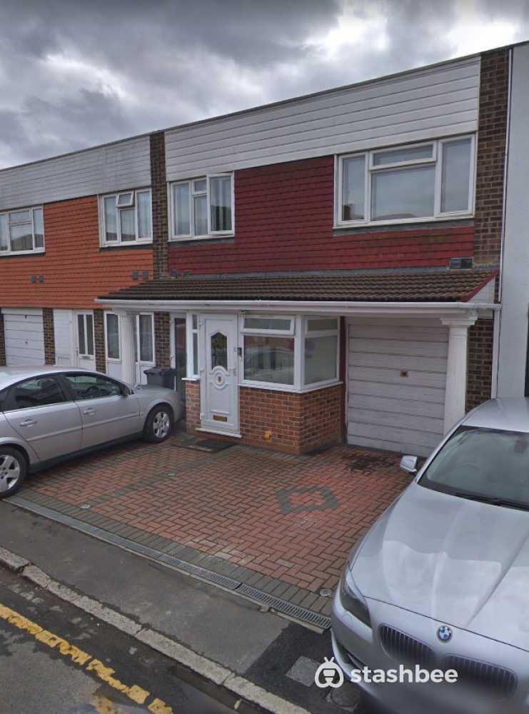 Parking Space to Rent in Hounslow, TW3