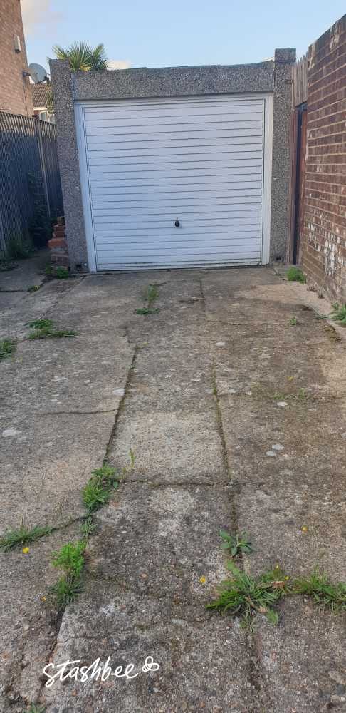 Parking Space to Rent in Ruislip, HA4