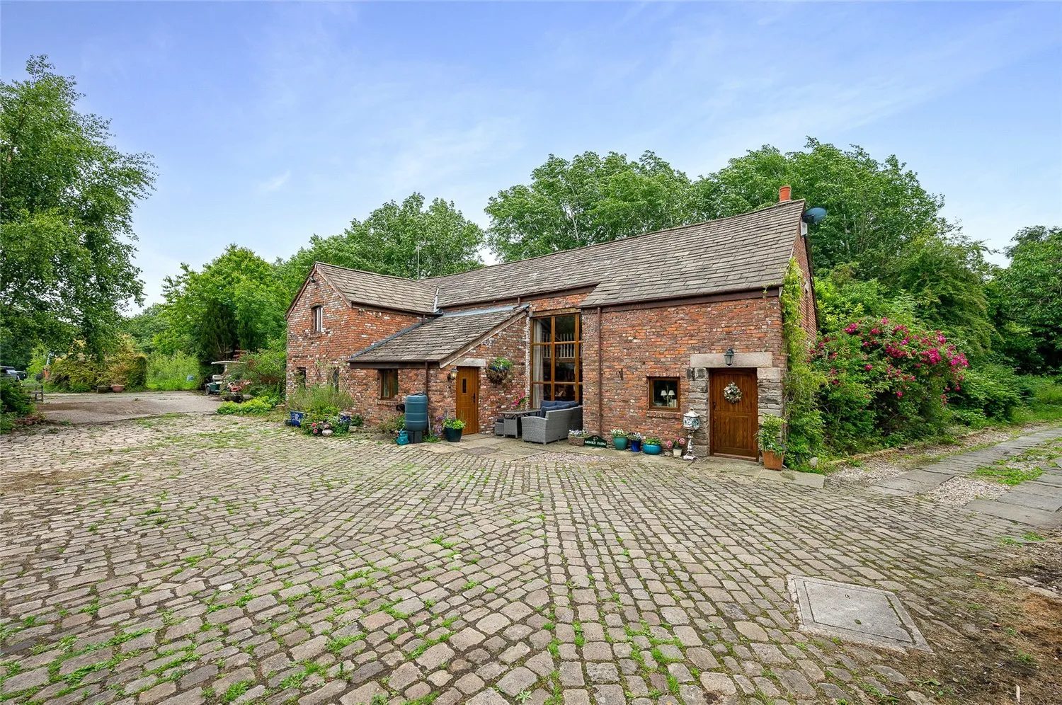 Ormskirk: barn conversion with paddocks
