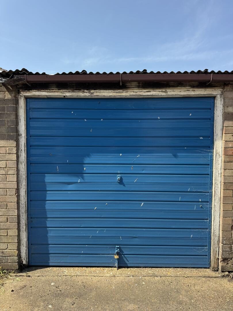 Garage at Woodmanhurst Road, Corringham
