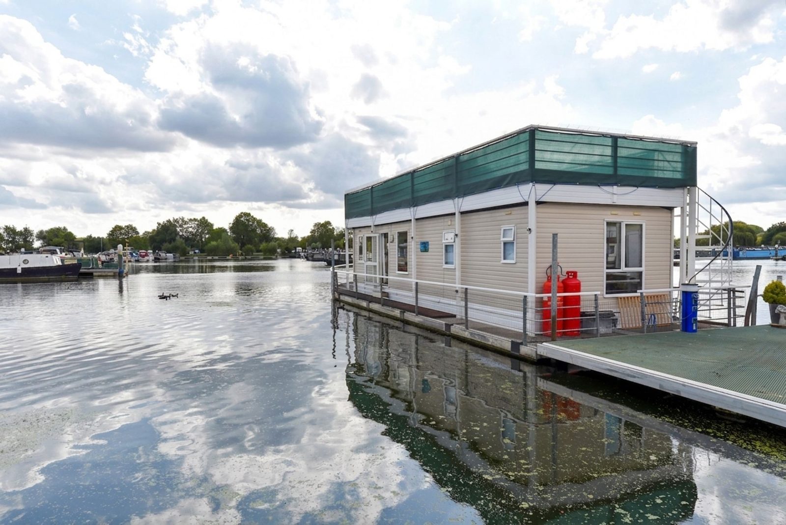 Heaven Hartford Marina Banks