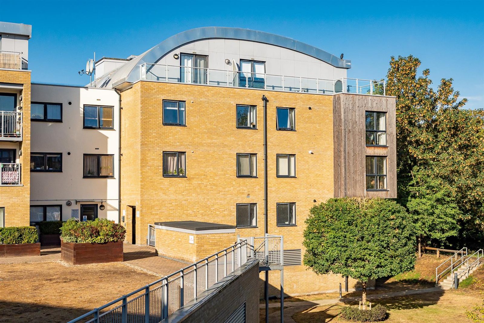 Smeaton Court, Hertford