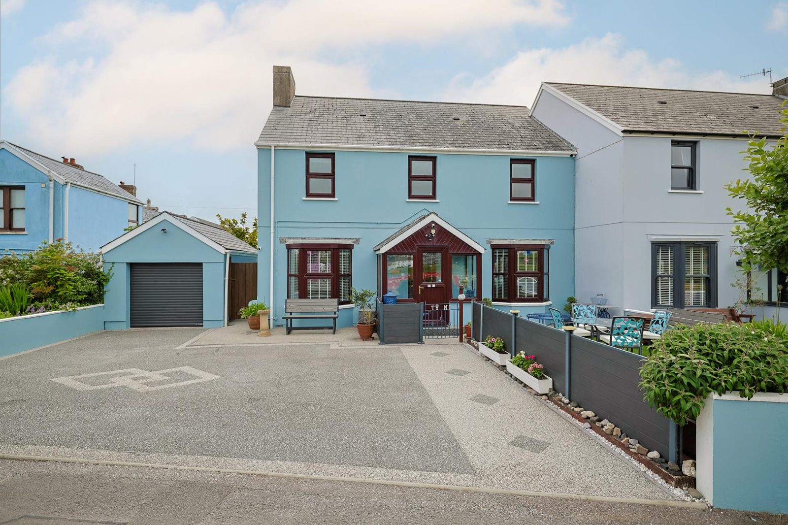 Semi-Detached House for sale with 4 bedrooms, Ty Ni, The Harbour