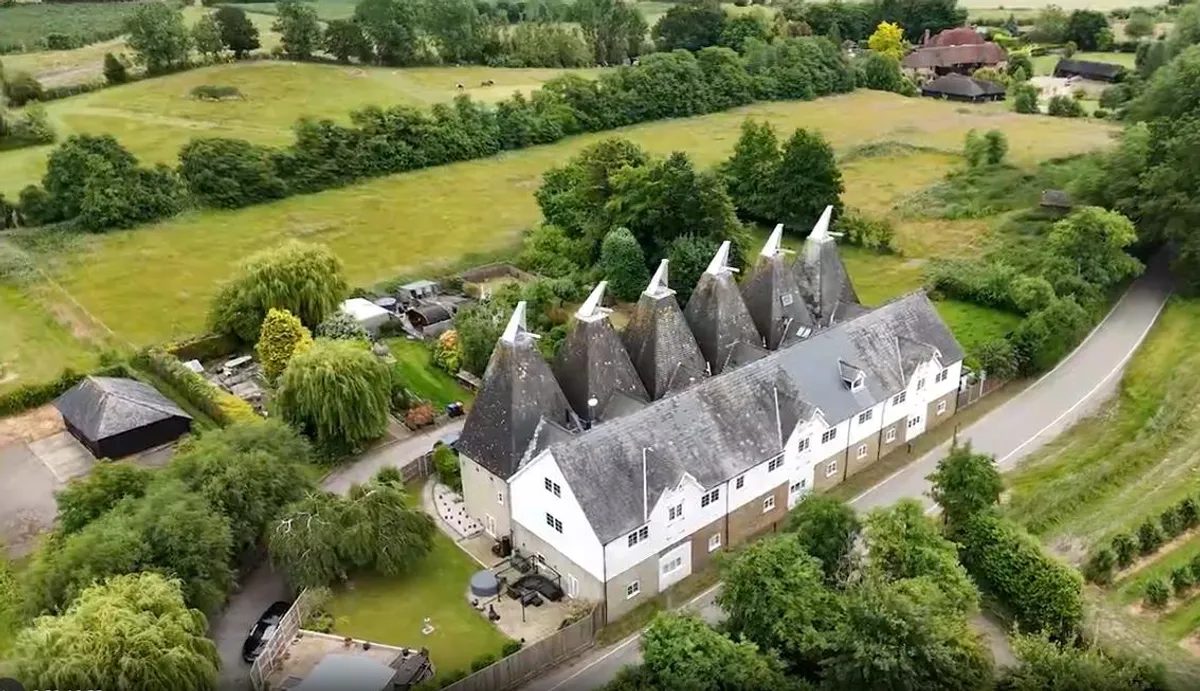 Period equestrian, Nr Canterbury