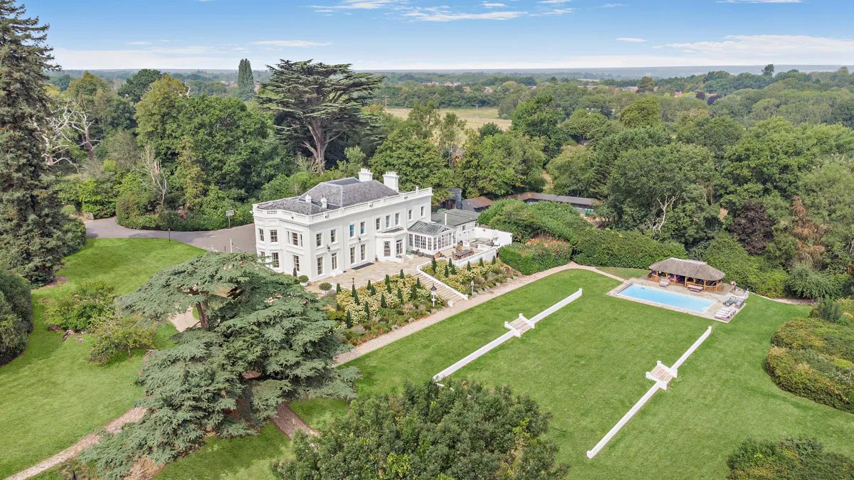 Grade II listed country house in Berkshire RG7