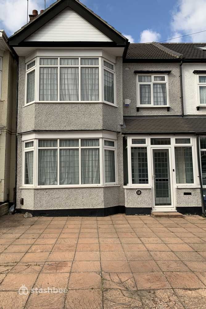 Parking Space to Rent in Ilford, IG2