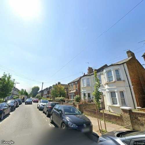 Lock-up Garage to Rent on Elmwood Gardens (r/o 1-7) Hanwell London, W7 3HA