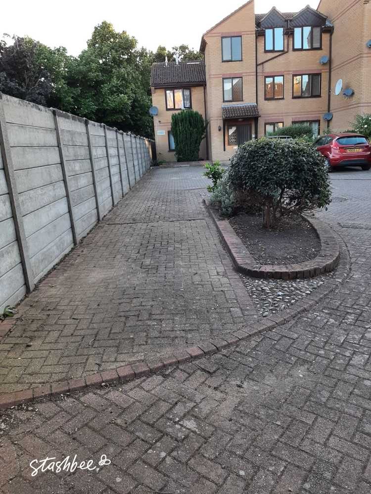 Parking Space to Rent in Waltham Cross, EN8