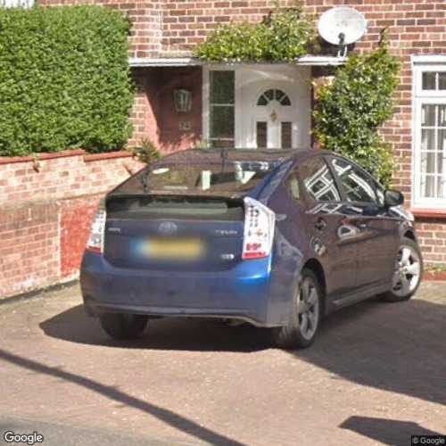 Parking Space to Rent in Chertsey, KT16