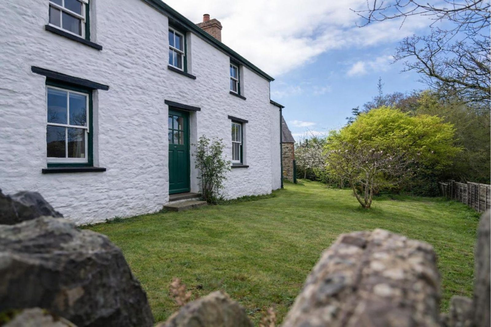Detached House for sale with 4 bedrooms, Penbontbren, Login