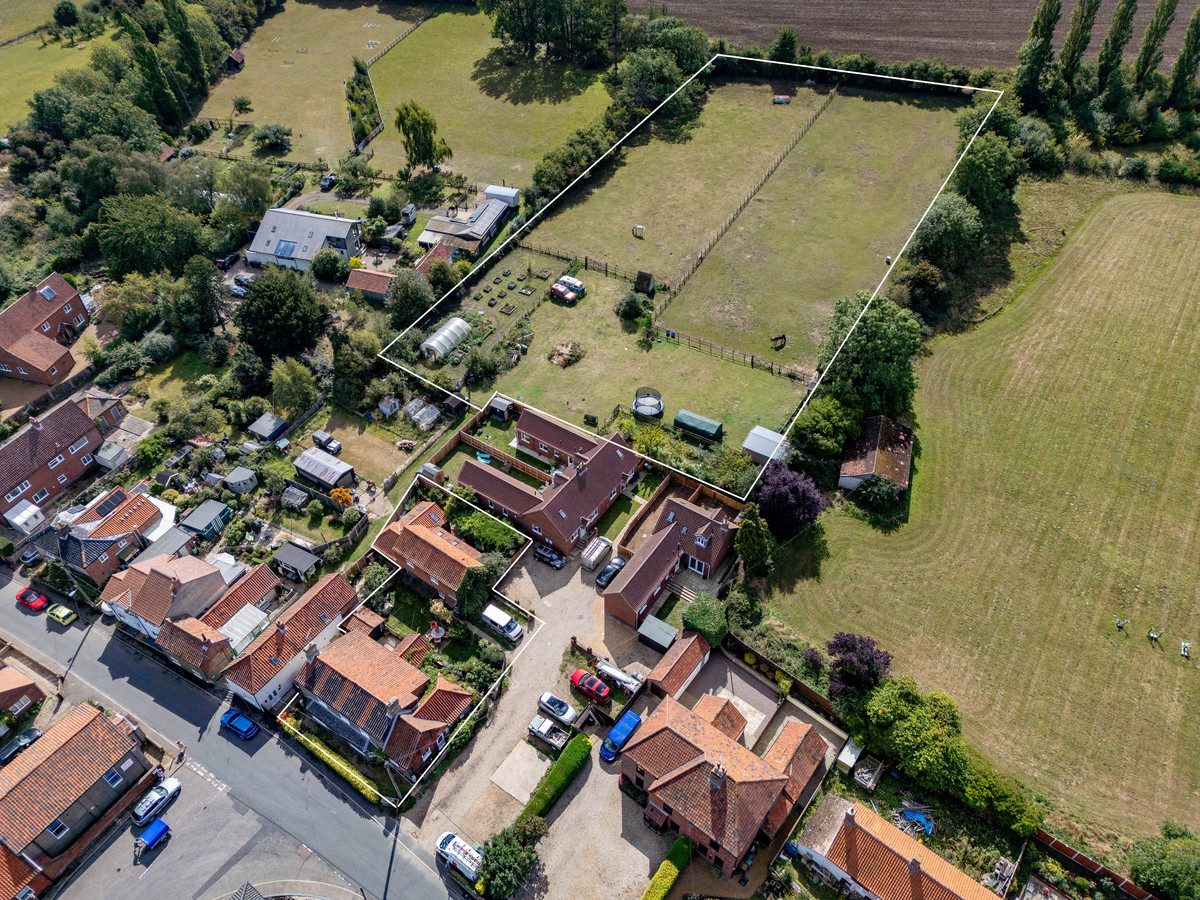 Detached House for sale with 7 bedrooms, Fakenham Road, Fakenham