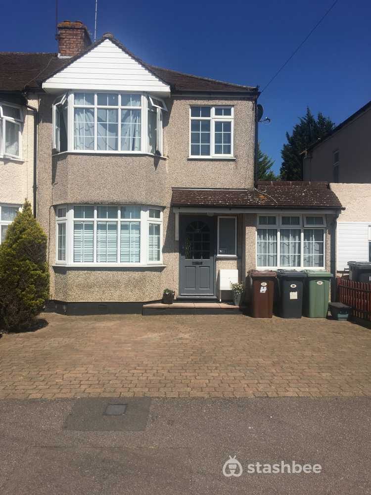 Parking Space to Rent in Potters Bar, EN6