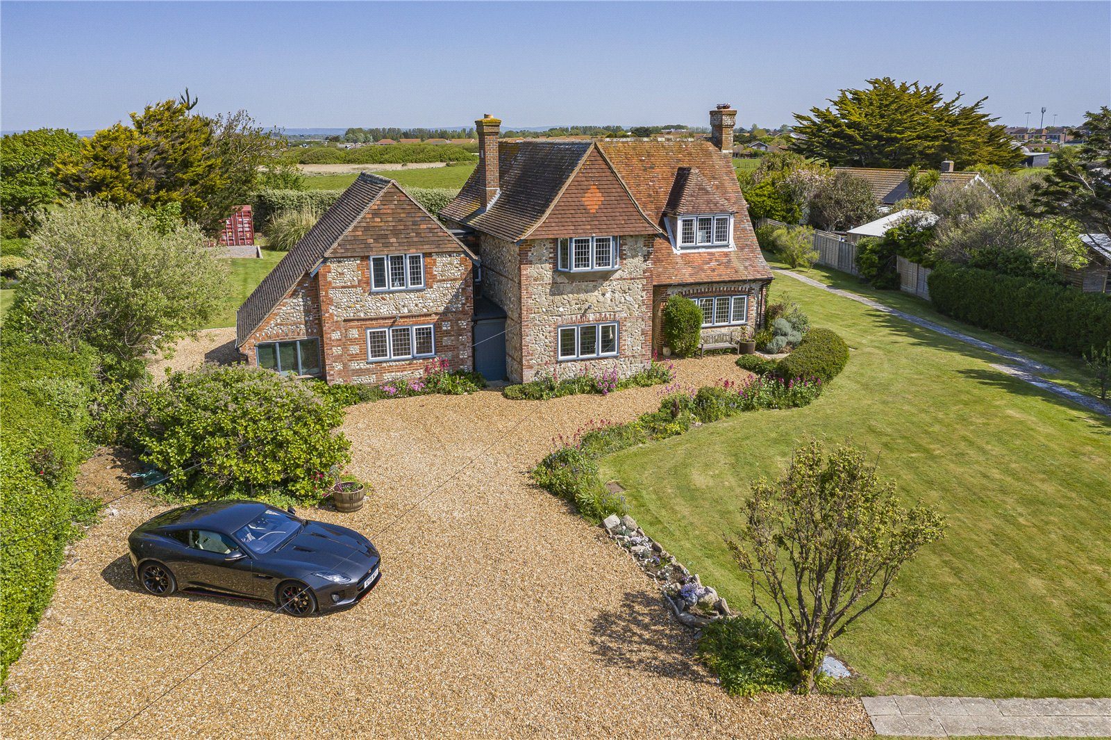 Detached House for sale with 5 bedrooms, Arts & Crafts Character, 0.66 Acres