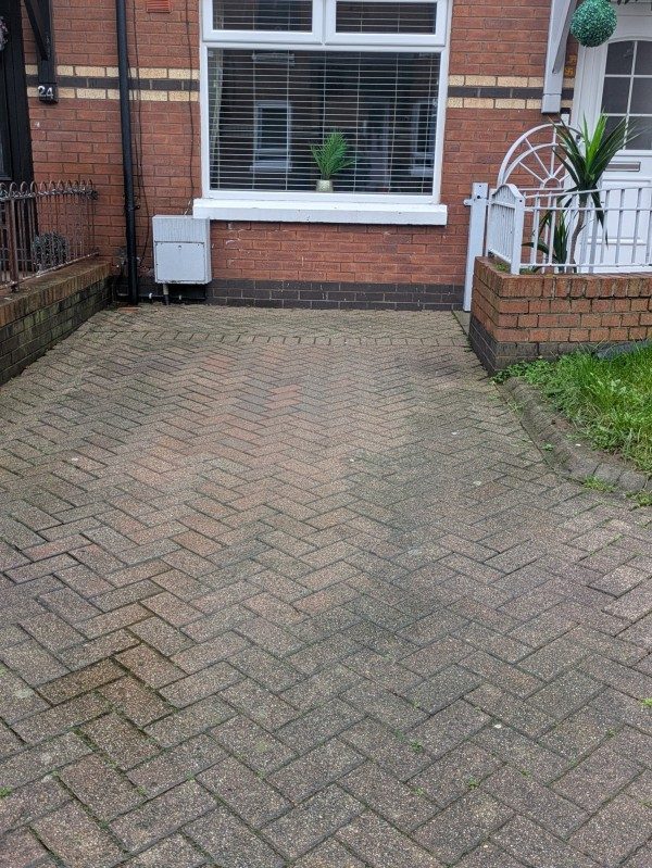 Parking on St. Georges Gardens, BT12