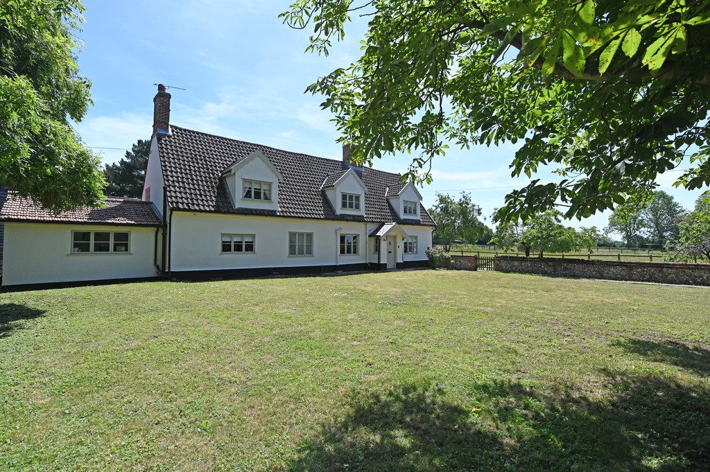 4 bedroom Farm House
