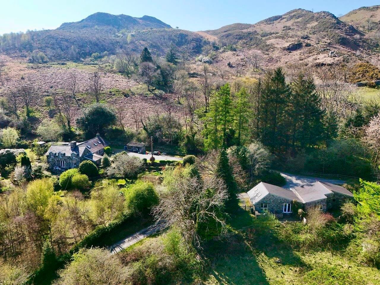 Detached house with paddocks in Dolgellau