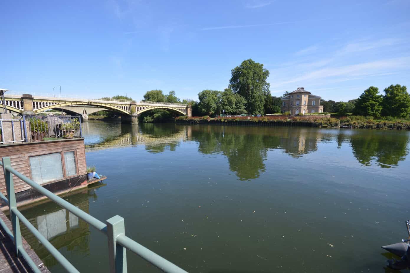 Ducks Walk Twickenham TW1