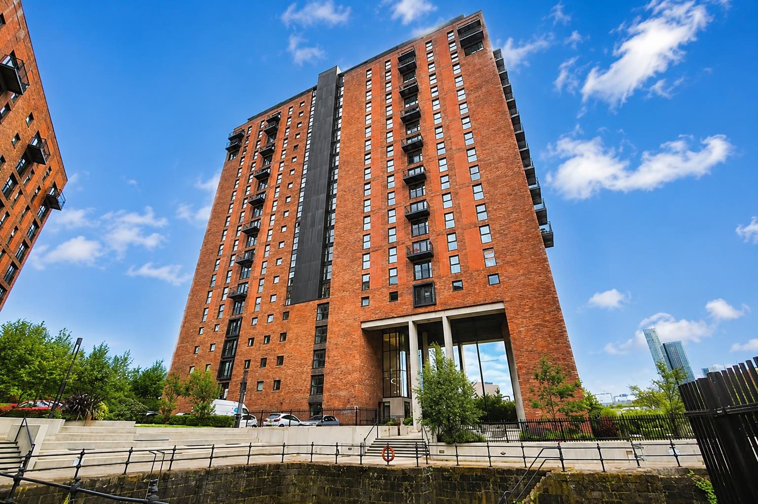Salford: period waterfront apartment