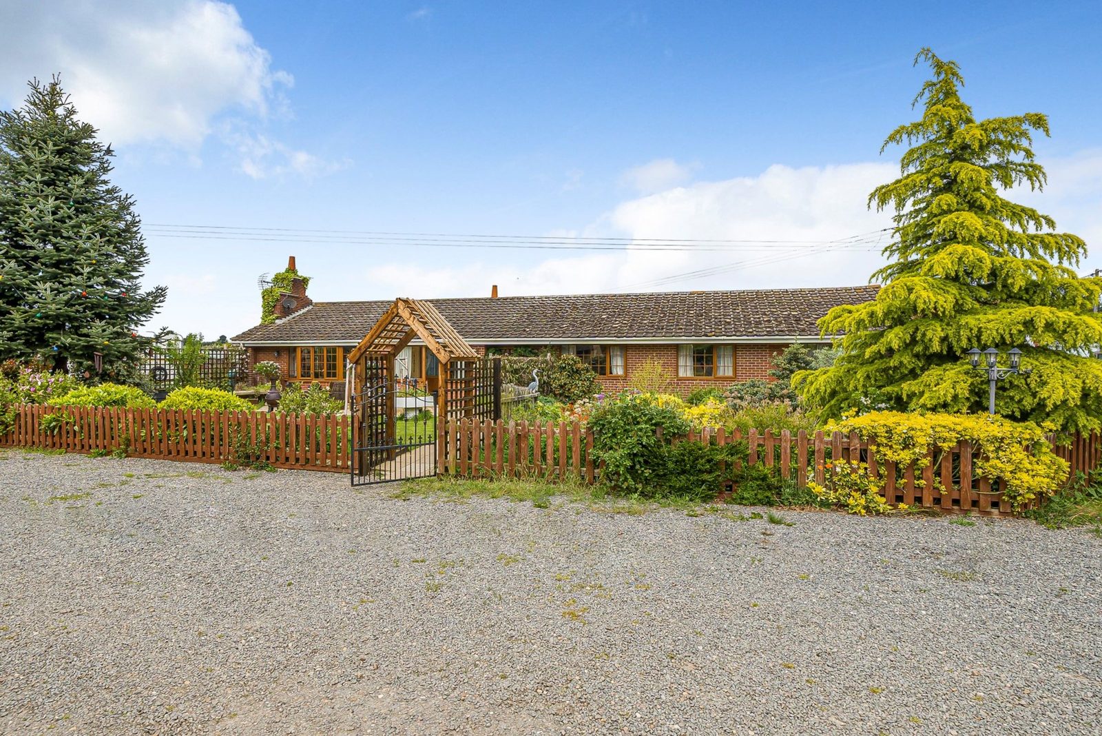 Detached bungalow with outbuildings in NEWARK