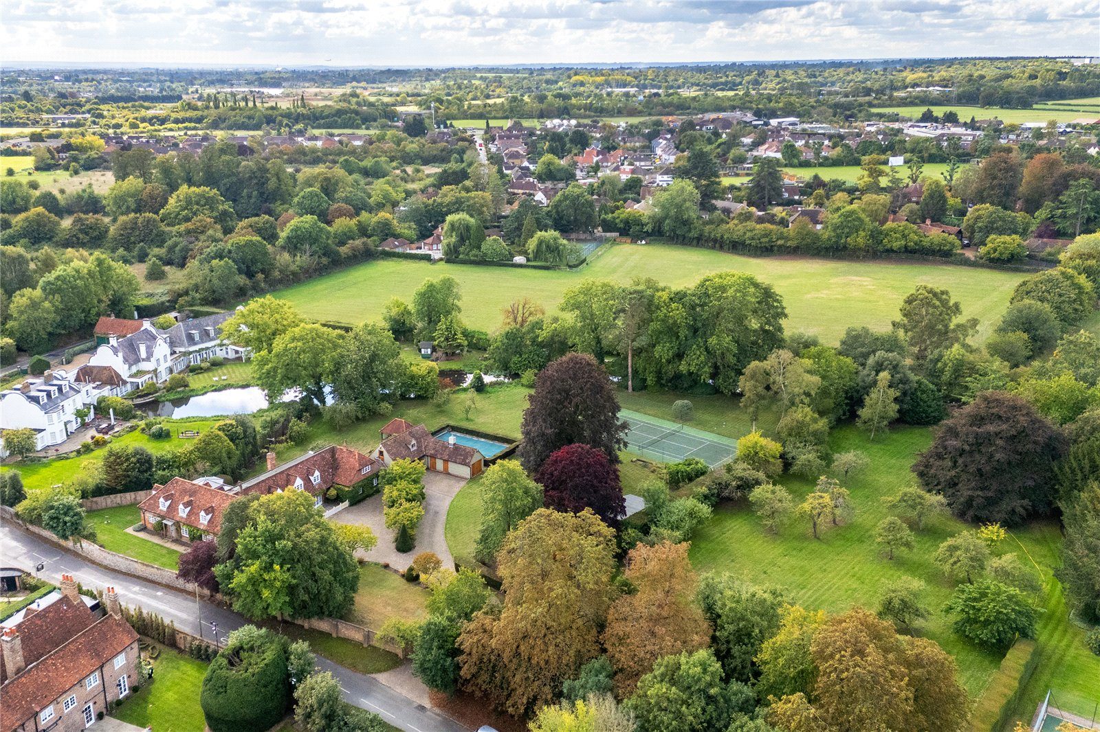 Detached House for sale with 5 bedrooms, Village Road, Denham