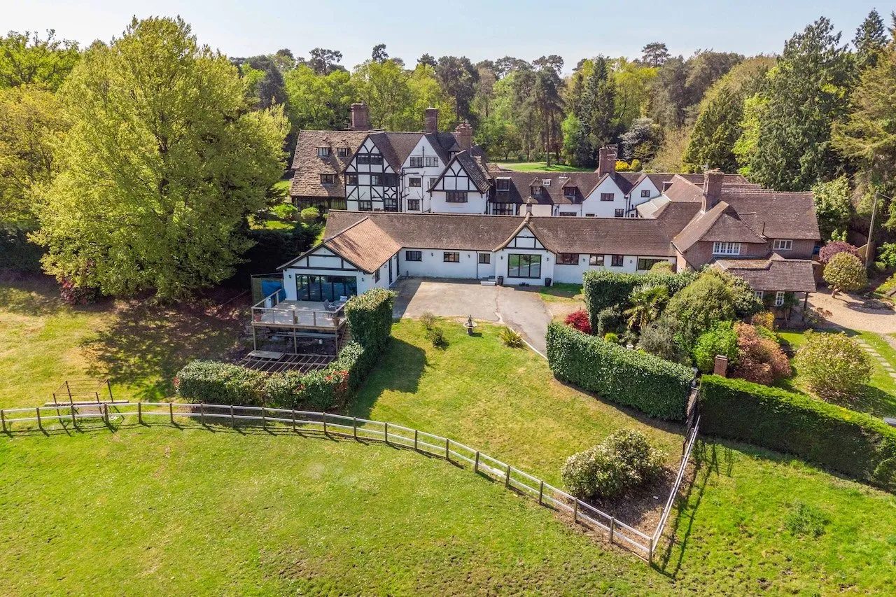 4 bed for sale in Hay Lane, Fulmer, SL3