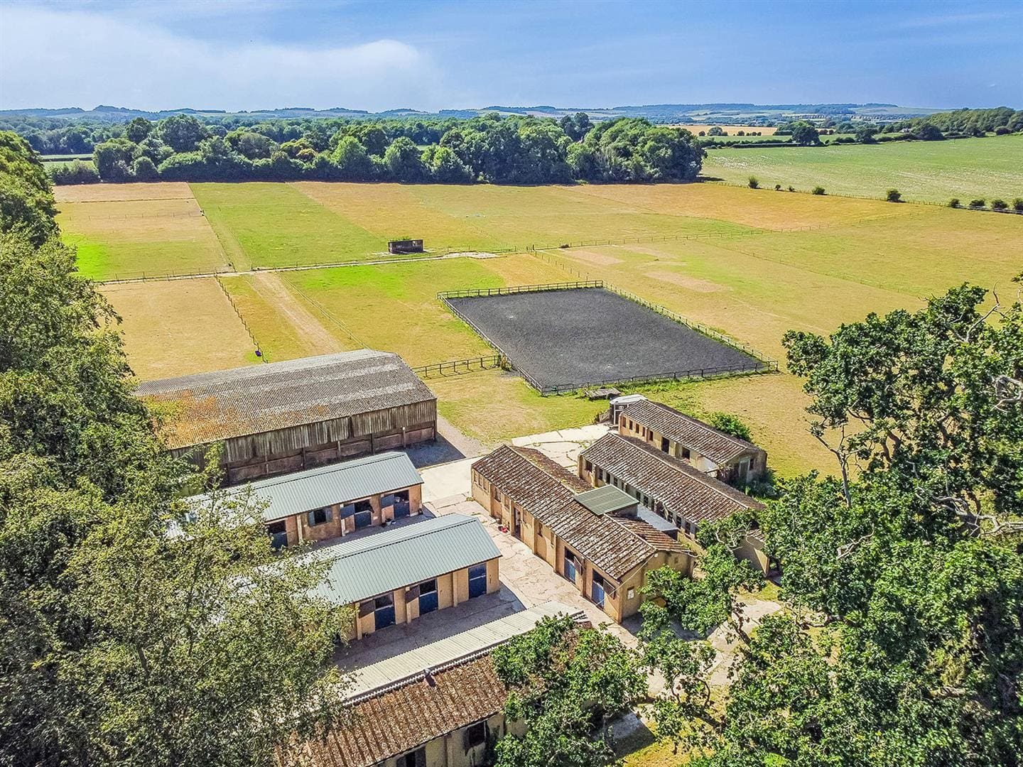 Equestrian with outbuildings in Test Vallley
