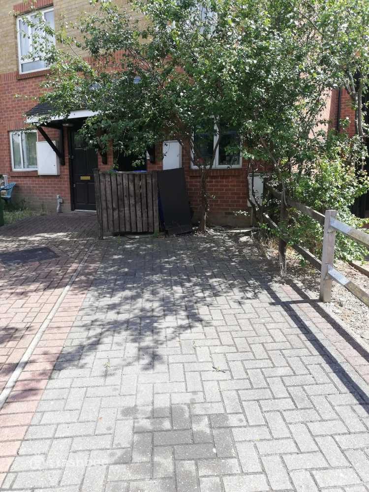 Parking Space to Rent in South East London, SE28