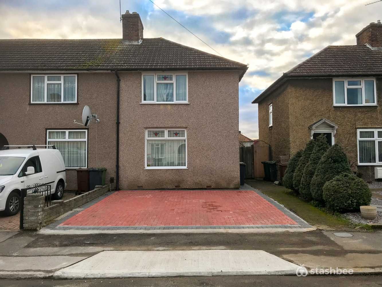 Parking Space to Rent in Dagenham, RM9