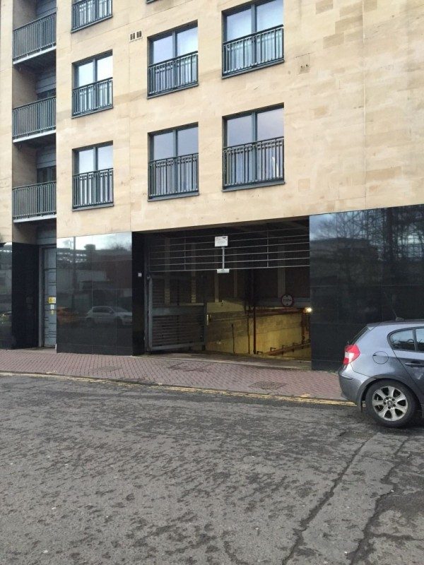 Parking on Bell Street, G4