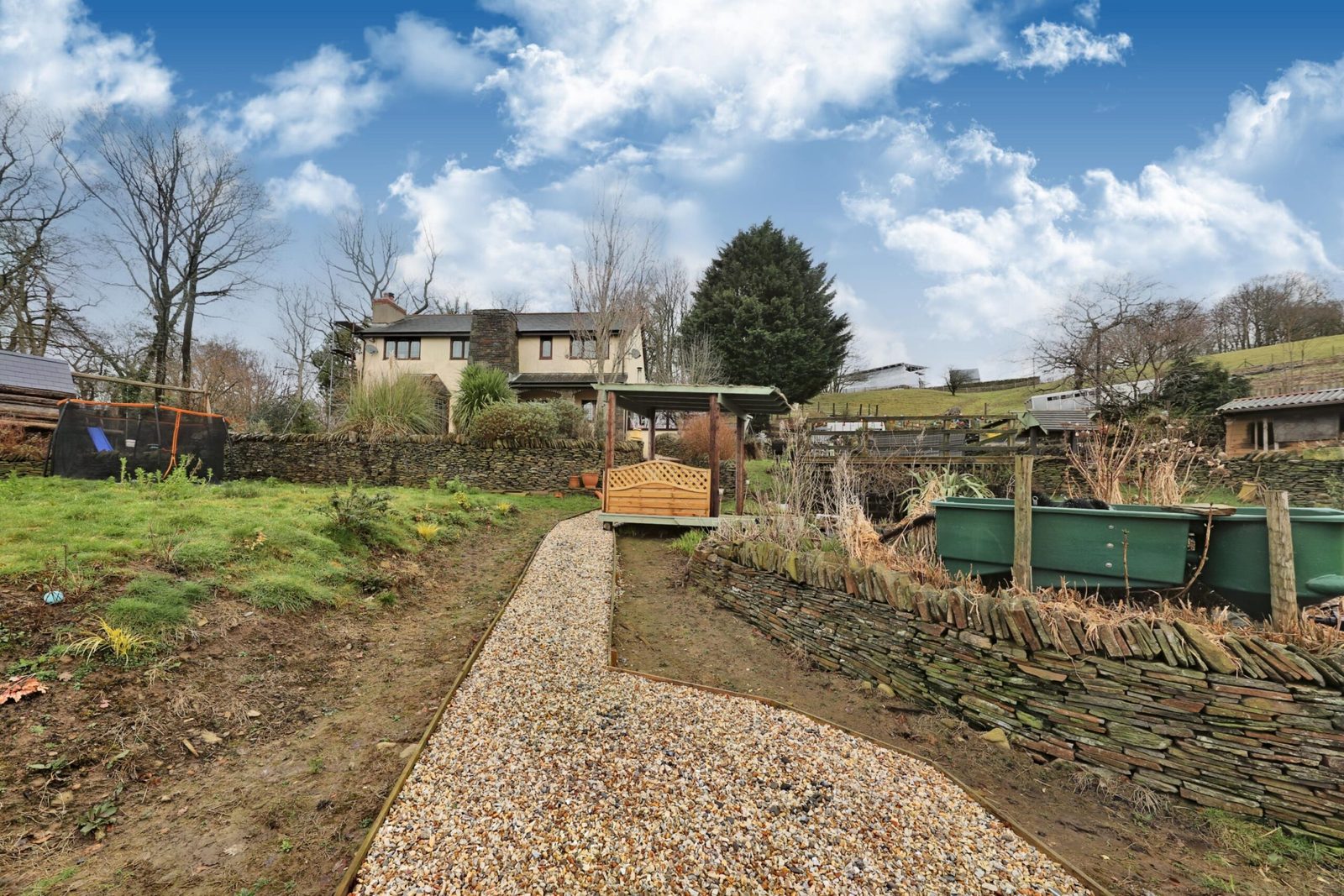 Gilfach Clyd Farm, Ynysybwl, Pontypridd, CF37 3LS