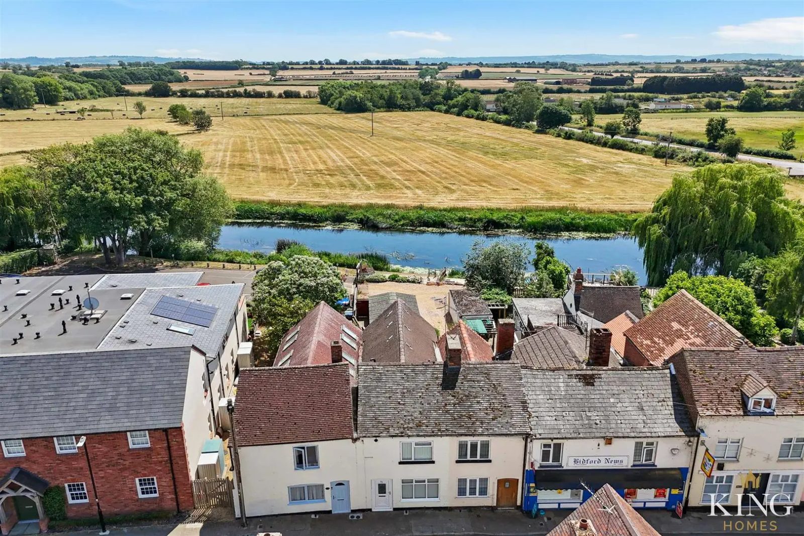 Waterfront house with a mooring, Alcester