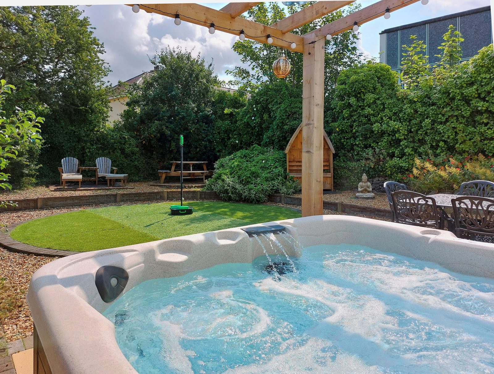 Ty capel family holiday home with hot tub!