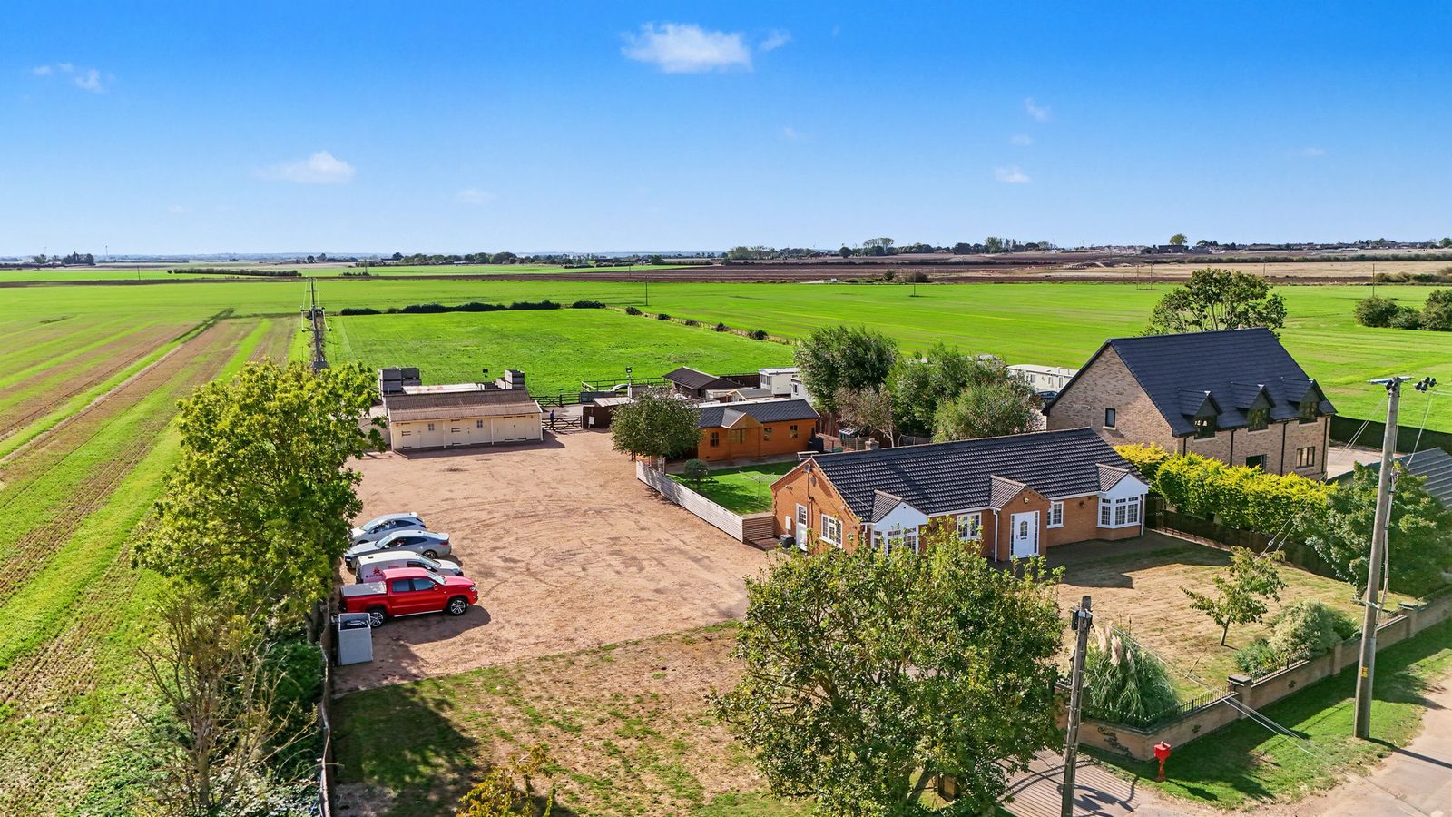 Chatteris: bungalow with outbuildings