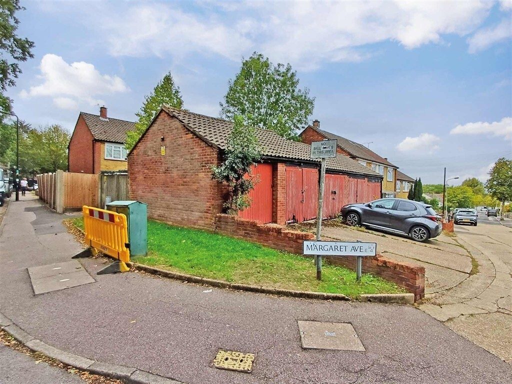 Margaret Avenue, Chingford, LONDON