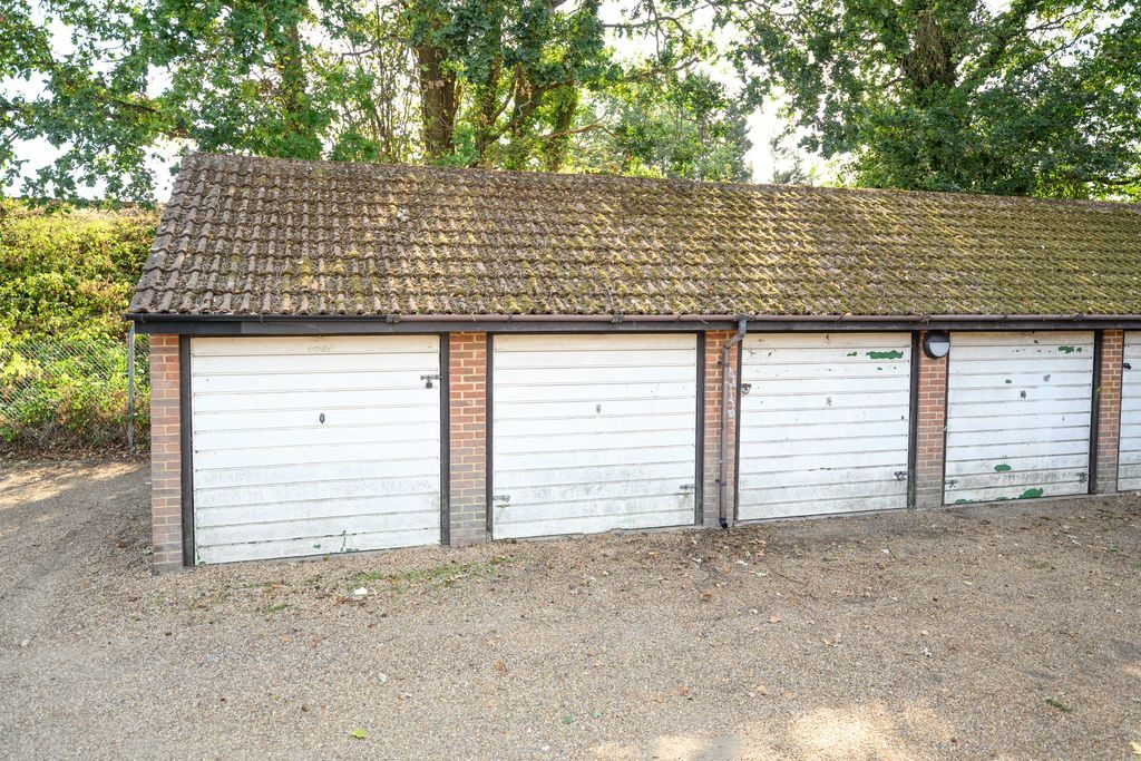 Walton Park, Walton-On-Thames