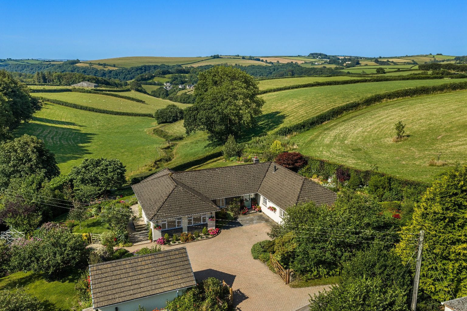 A peaceful North Devon haven with glorious valley views, flexible living