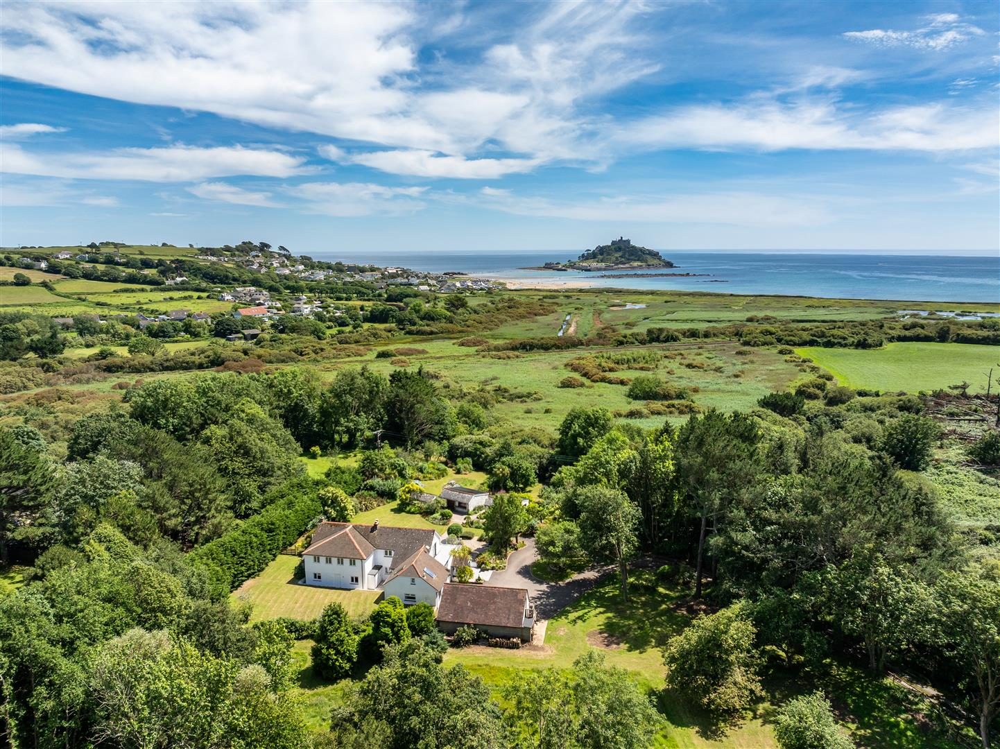 Marazion Penzance: country house with paddocks