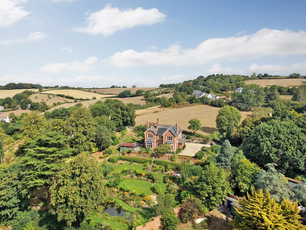 Equestrian with outbuildings in Devon TQ12