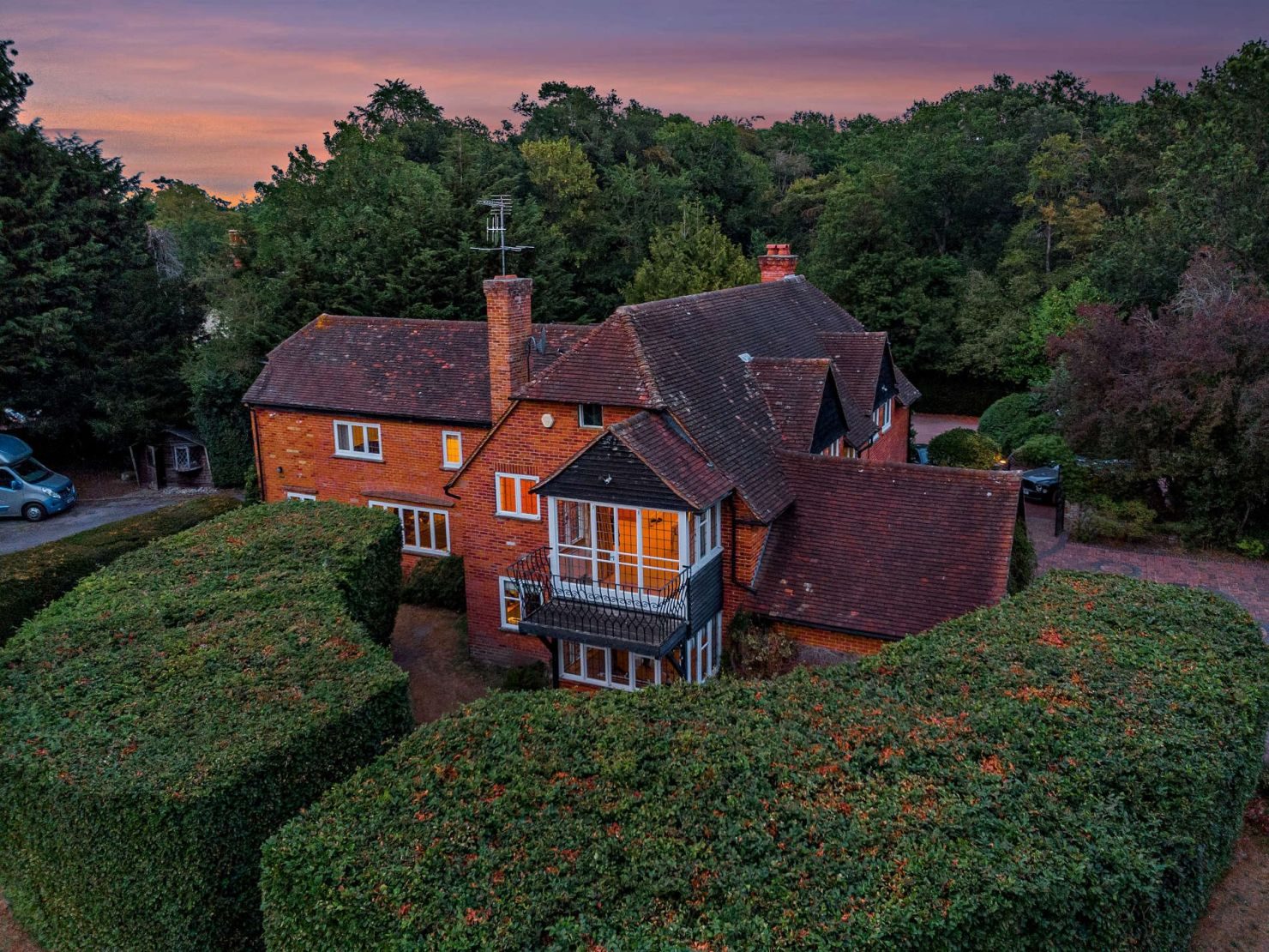 Hampshire RG27 8JY Reading Road, Mattingley