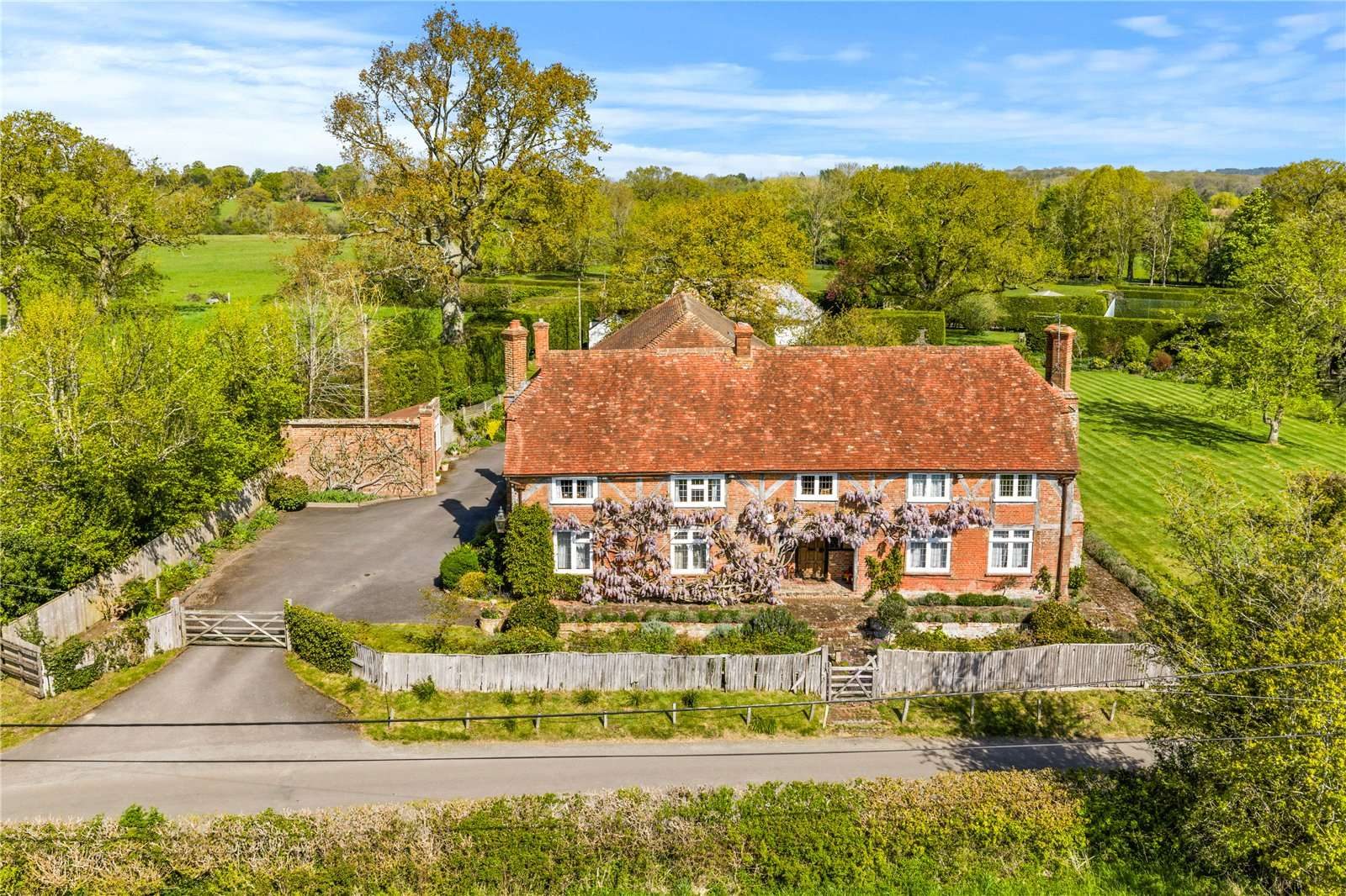 Period country house, Hook