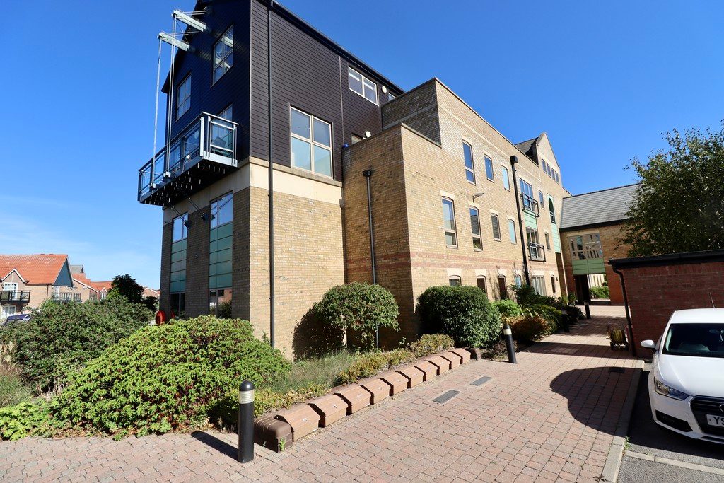 Apartment with a mooring in Lincoln