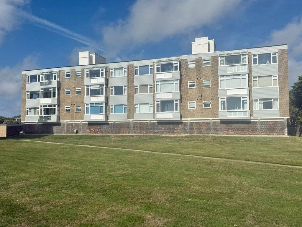 Period waterfront apartment in Lymington