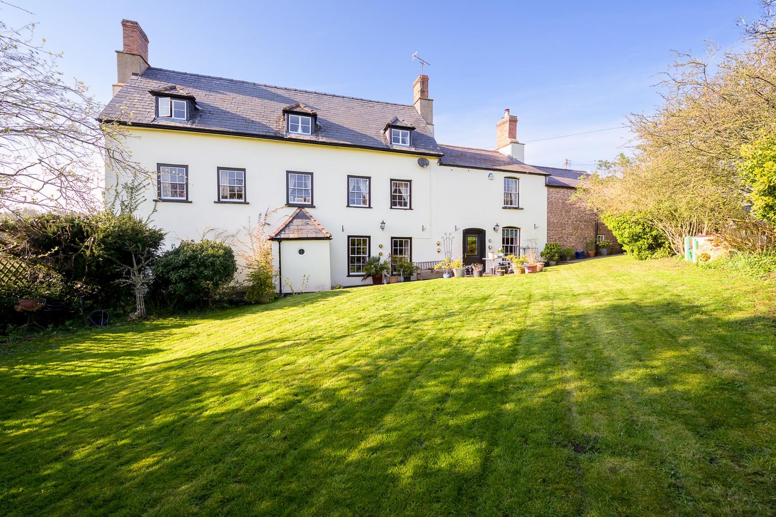 Chain free equestrian in Equestrian Property & Land